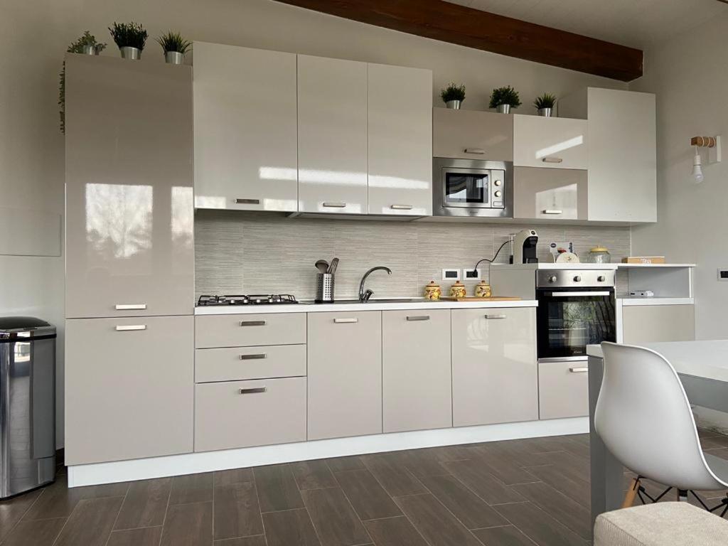 Villa Rosella Appartamento 2 - Con Piscina - 150 M Dal Mare Casa Margherita Luaran gambar