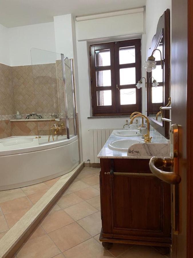 Villa Rosella Appartamento 2 - Con Piscina - 150 M Dal Mare Casa Margherita Luaran gambar
