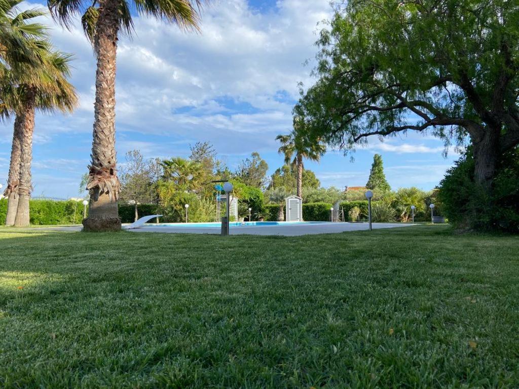 Villa Rosella Appartamento 2 - Con Piscina - 150 M Dal Mare Casa Margherita Luaran gambar