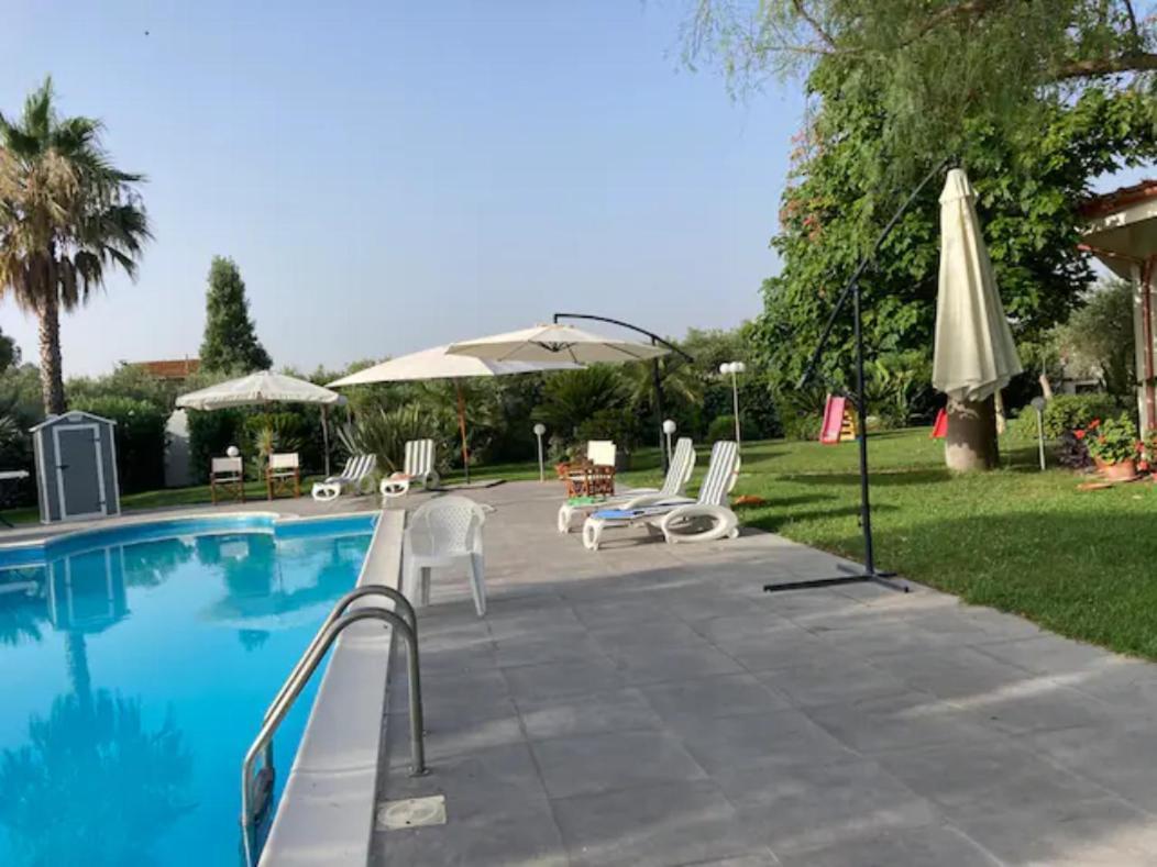 Villa Rosella Appartamento 2 - Con Piscina - 150 M Dal Mare Casa Margherita Luaran gambar